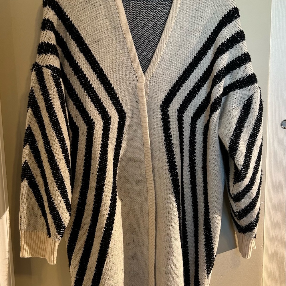 Black Tape_ Black and White Chevron Striped Women's Sweater